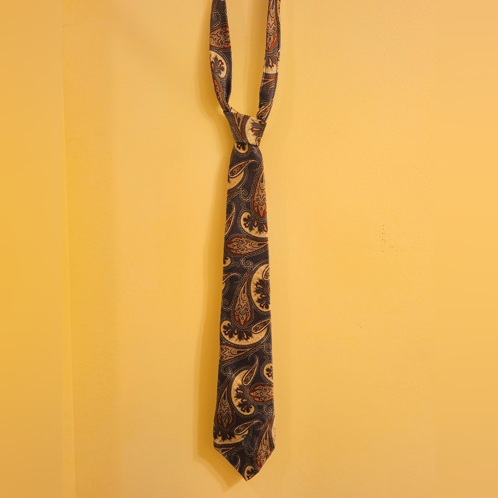 Vintage Countess Mara sistine satin paisley tie